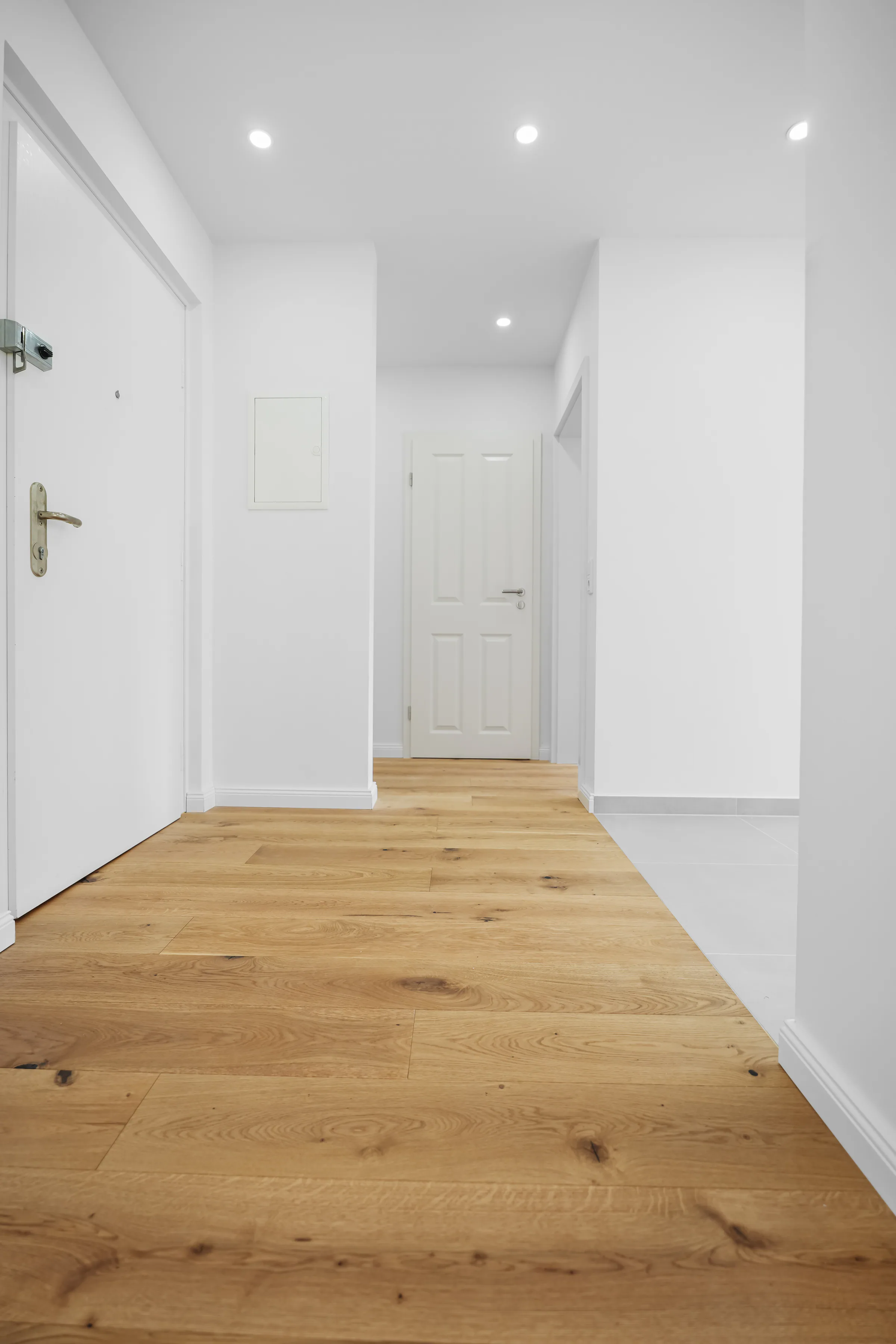 Hannover: Flur der kernsanierten Wohnung