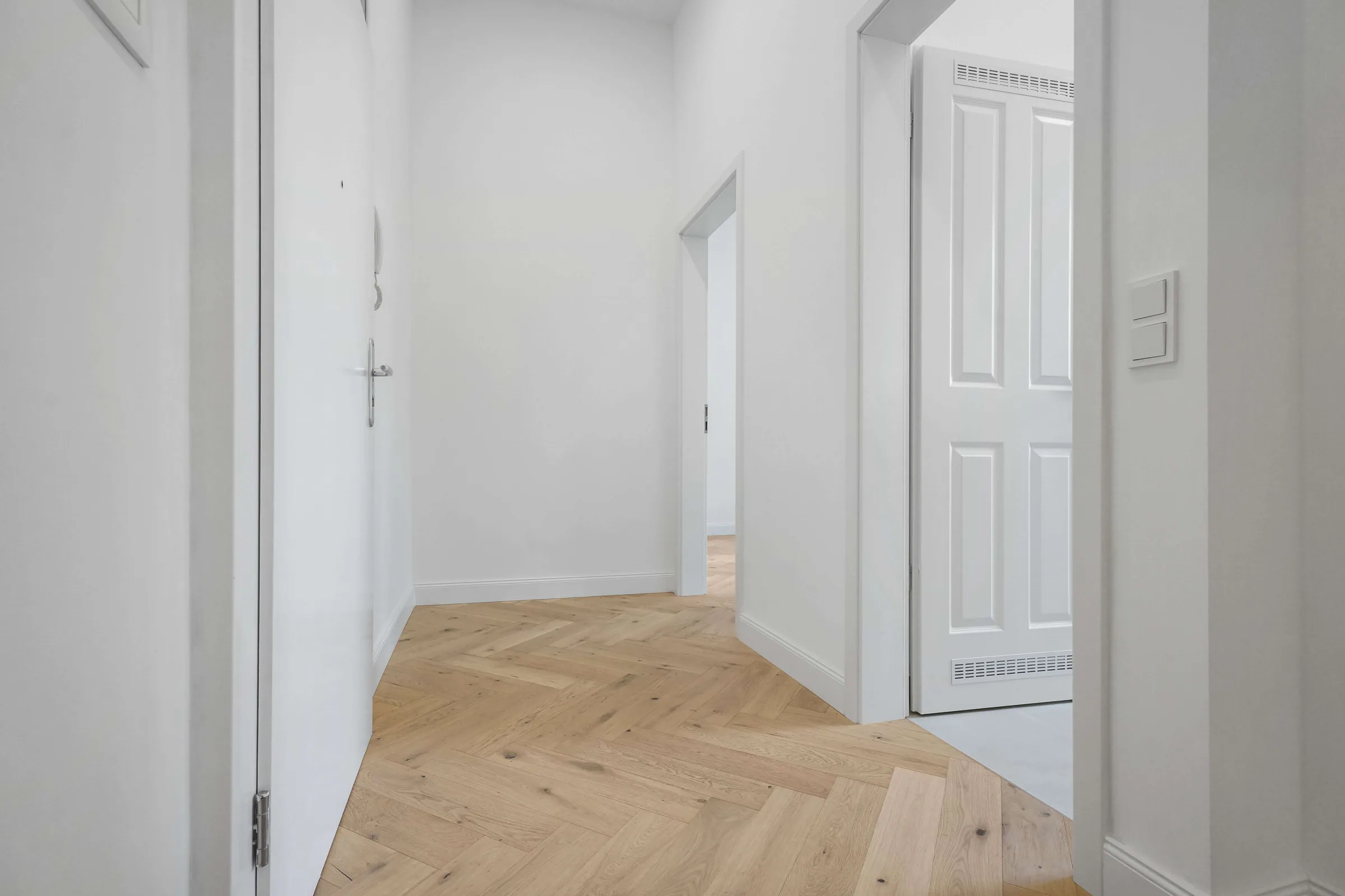 Hannover: Flur mit Blick in die Wohnraeume